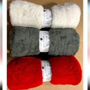 Shepra Throw Blanket 40" x 60" - Red, Green & White - 3 Blankets